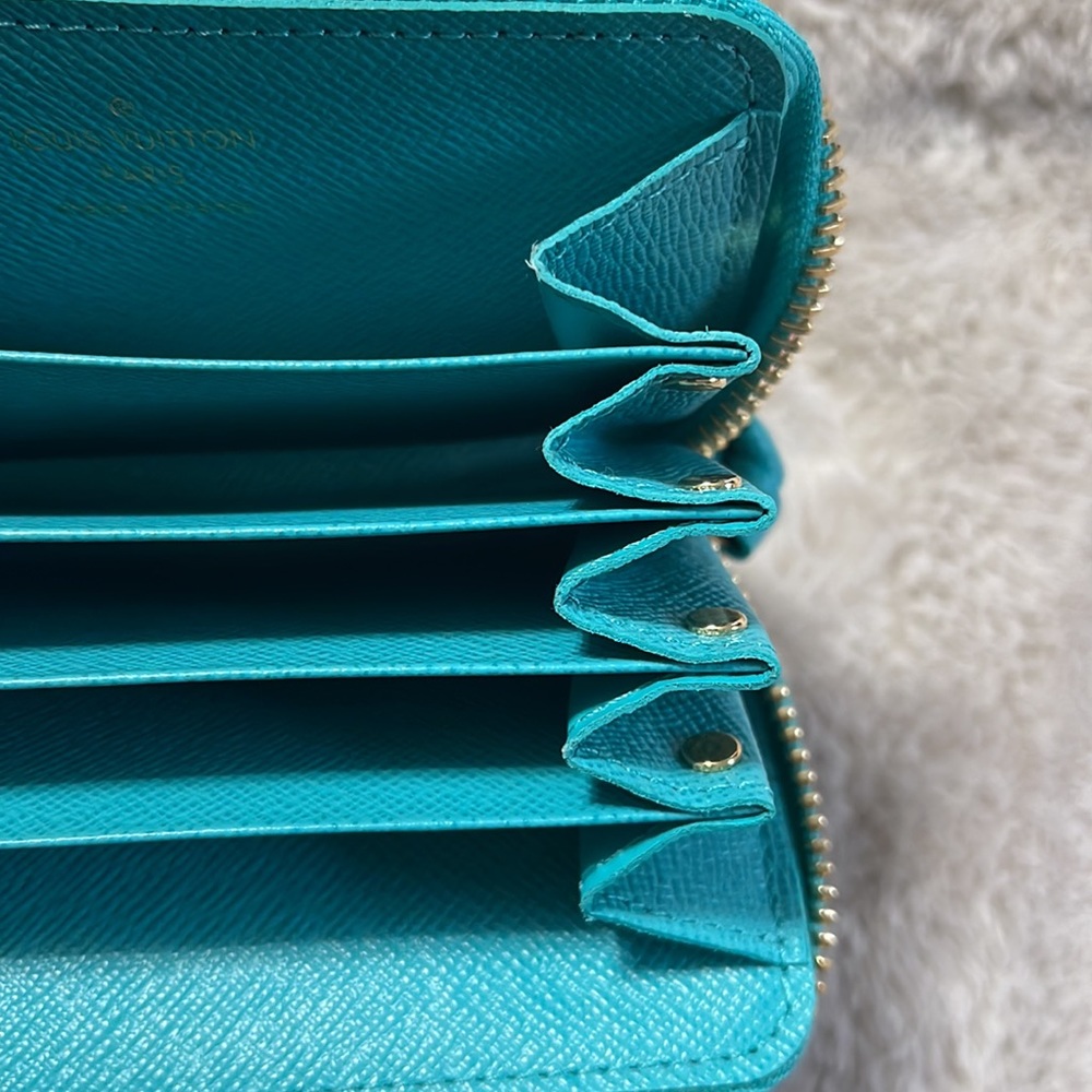 🤎💙 Louis Vuitton Turquoise Monogram Multicartes💙🤎 - Picture 5 of 12